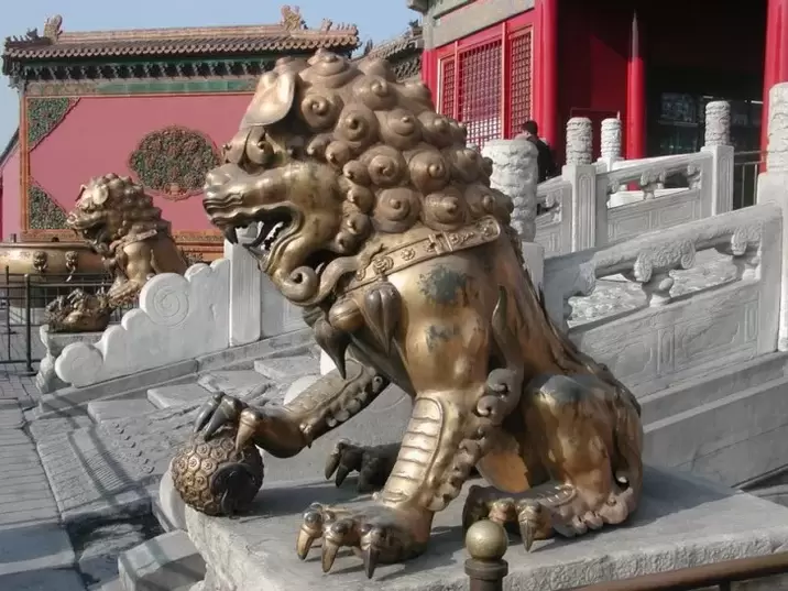 bùa may mắn, sư tử hộ mệnh hoàng gia